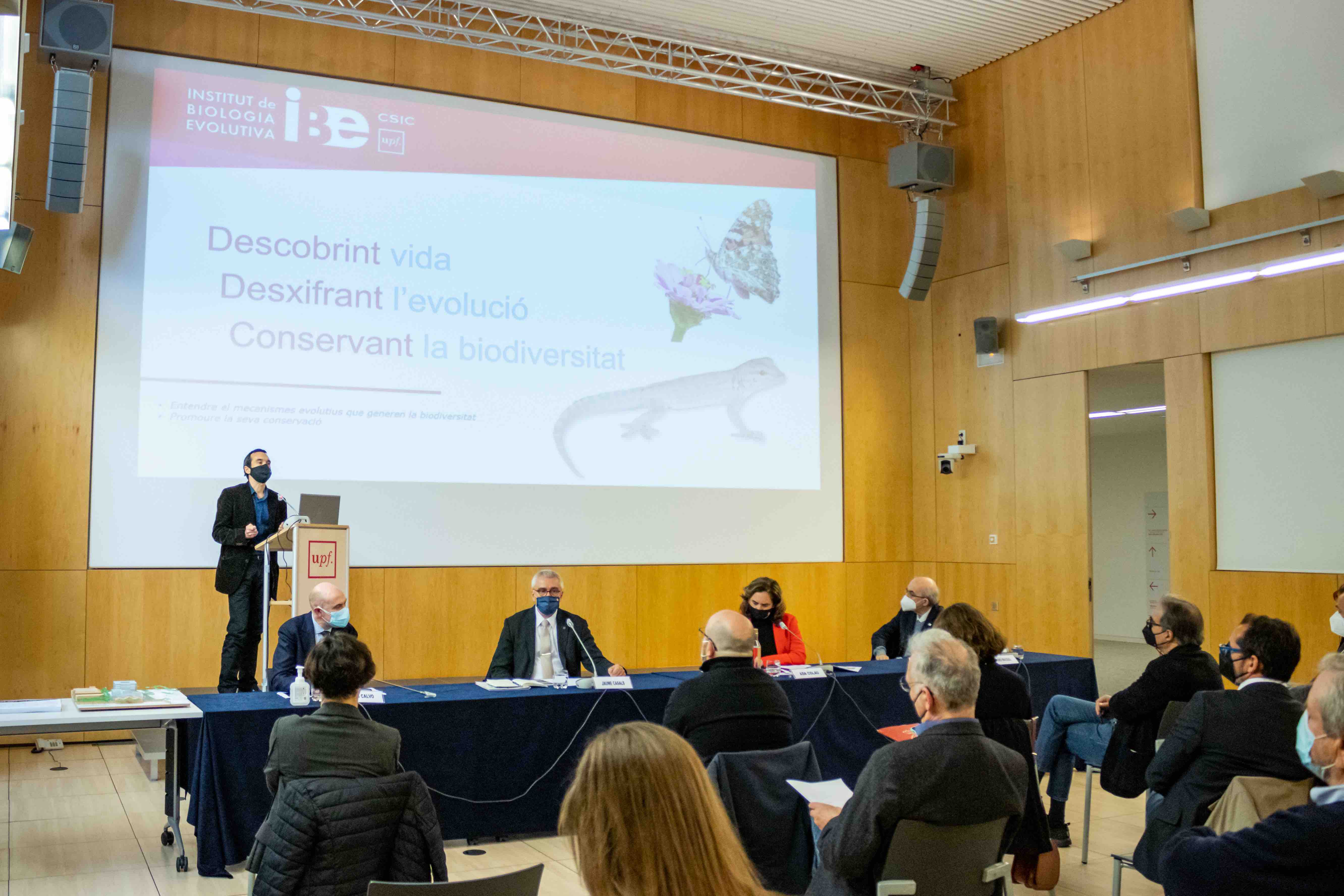 El director de l'IBE Salvador Carranza durant la seva intervenció.