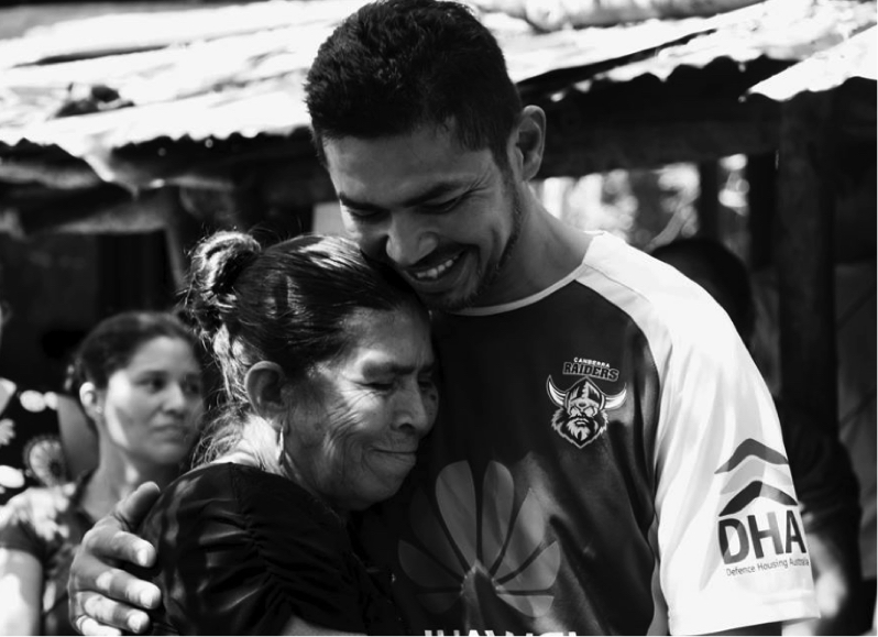 Reunion of a young man with his mother after 35 years of separation. Credit: Pro-Búsqueda